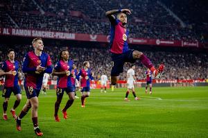 每体：拉菲尼亚饱受FIFA病毒困扰，对多特他预计回归首发